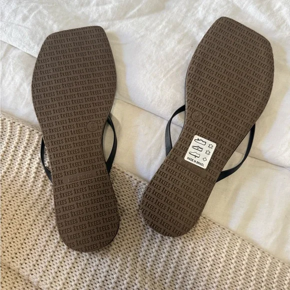 Tkees square toed lily flop flops nwot - Picture 4 of 4